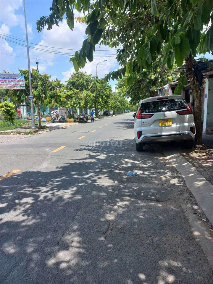 Chính chủ cho thuê đất góc 2MT 700m.full thổ cư