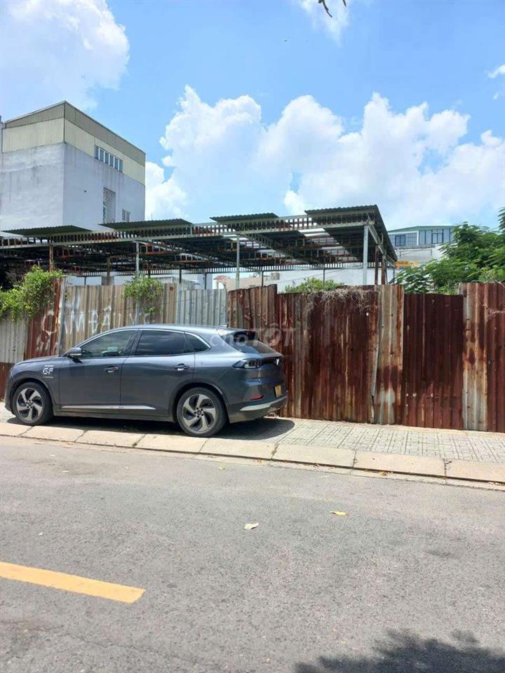 Chính chủ cho thuê đất góc 2MT 700m.full thổ cư