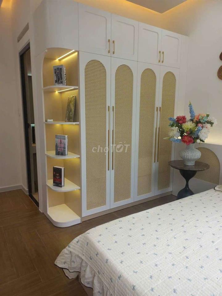 Chính chủ bán nhà mới xây dựng đẹp tặng full nội thất