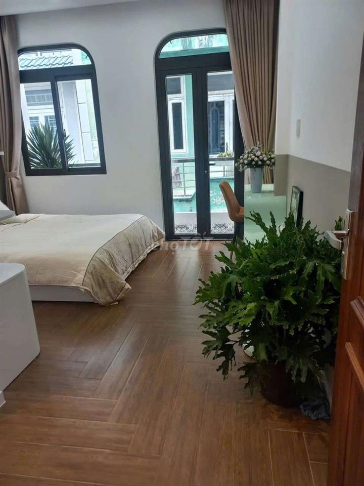 Chính chủ bán nhà mới xây dựng đẹp tặng full nội thất