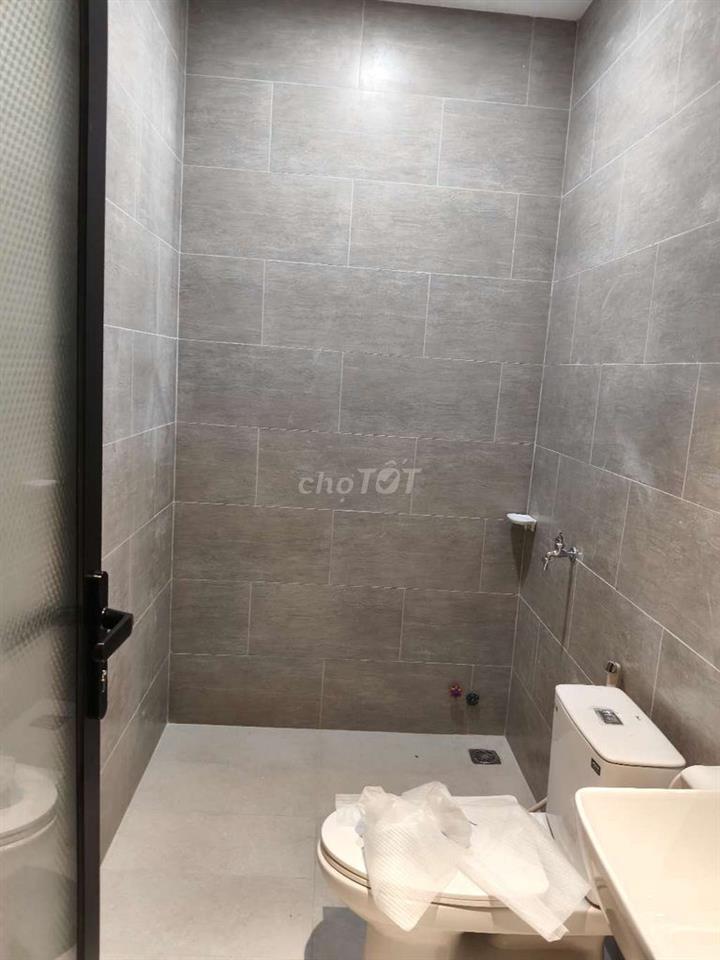 Chính chủ cho thuê tòa nhà Mặt tiền Đường Quang Trung phường 10 .
