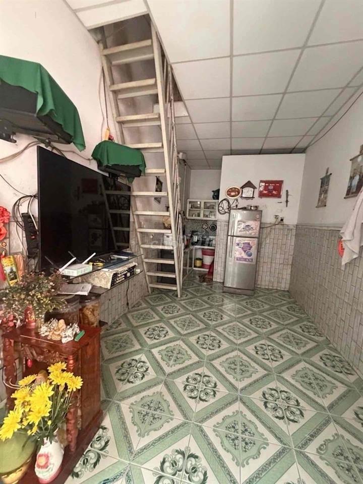 HIẾM GÒ VẤP - CÁCH 1 CĂN RA MẶT TIỀN - NHÀ 2 TẦNG NỞ HẬU - CHỈ 2.25 TỶ