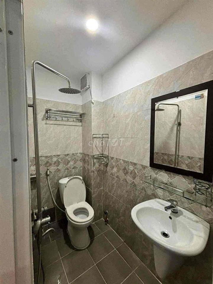 Cho Thuê Nhà 35m2 2Lầu 3Pn Có Nội Thất Hẻm 1/Nguyễn Công Hoan