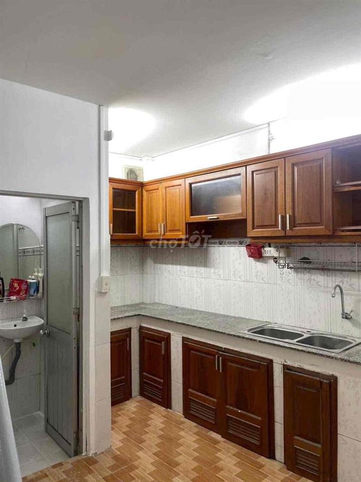 Nhà Thuê 4x11 Gác Lửng 3Pn 1Wc Hẻm 637 Quang Trung