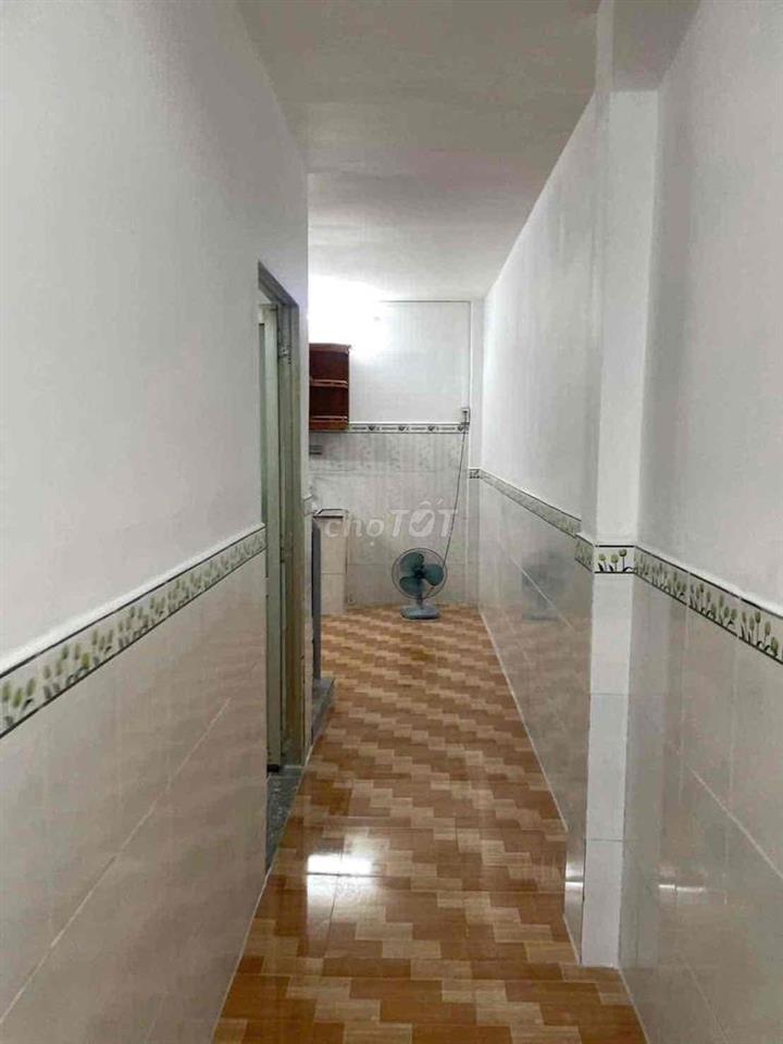 Nhà Thuê 4x11 Gác Lửng 3Pn 1Wc Hẻm 637 Quang Trung