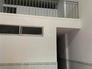 Nhà Thuê 4x11 Gác Lửng 3Pn 1Wc Hẻm 637 Quang Trung