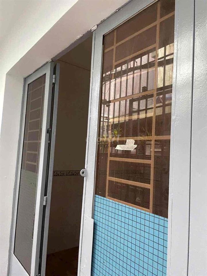 Nhà Thuê 4x11 Gác Lửng 3Pn 1Wc Hẻm 637 Quang Trung