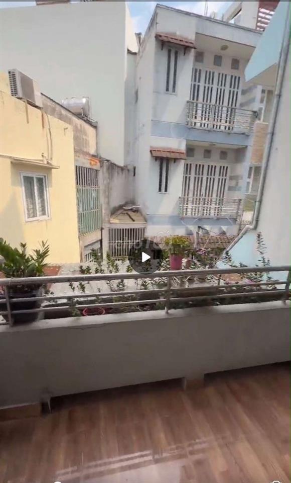 NHÀ 1 TẤM CÓ SÂN RỘNG -133M2