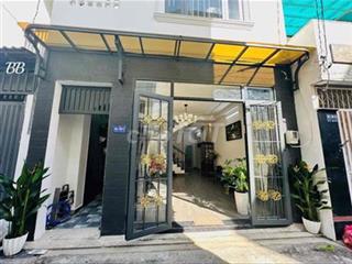 đường 4 mét nhà btct  ngang 5.6 m dài 11m giấy tờ chính chủ
