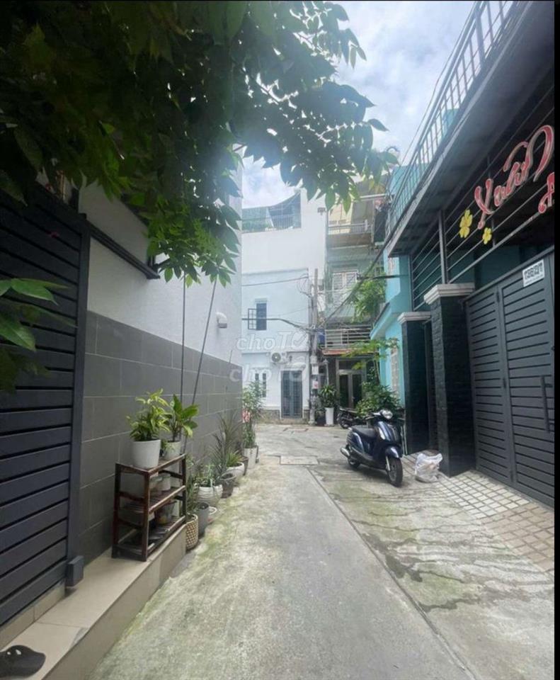 Căn góc 4 tầng hướng Đông Nam Thích Quảng Đức