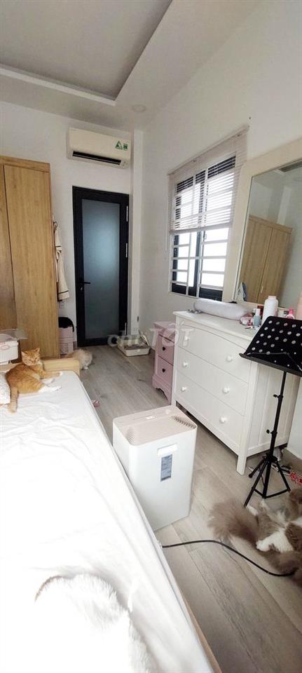 Căn góc 4 tầng hướng Đông Nam Thích Quảng Đức