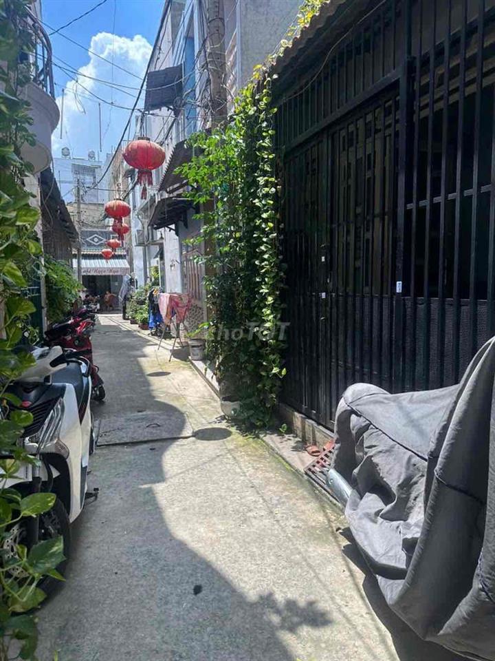 bán gấp nhà 3 tầng hẻm 84 Bùi Quang Là