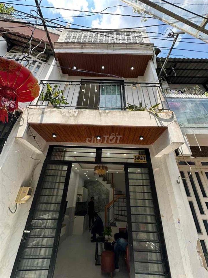 bán gấp nhà 3 tầng hẻm 84 Bùi Quang Là