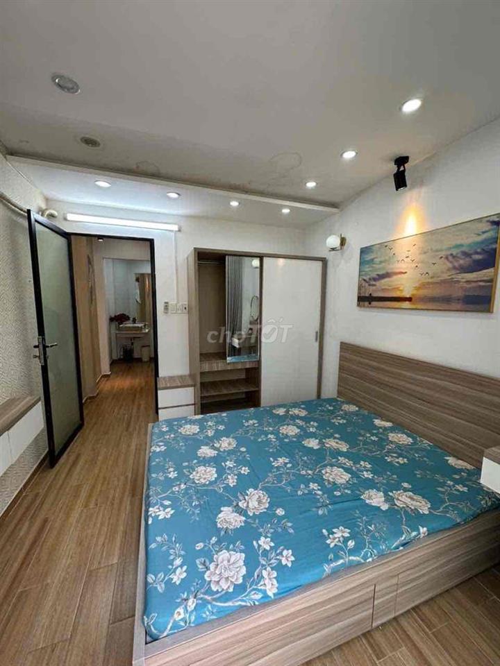 bán gấp nhà 3 tầng hẻm 84 Bùi Quang Là