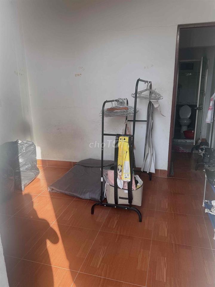 cho thuê gấp phòng trọ tầng 2