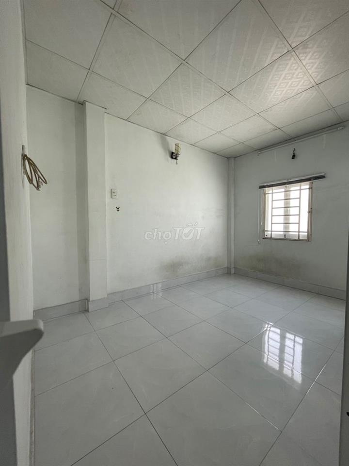 Nhà ngay chợ Hạnh Thông Tây
