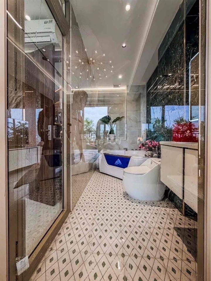 biệt thự phố quang trung .5tầng 423m2