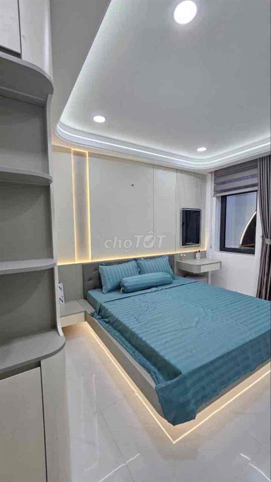 nhà quang trung tặng nội thất cao cấp .5tầng .70m2