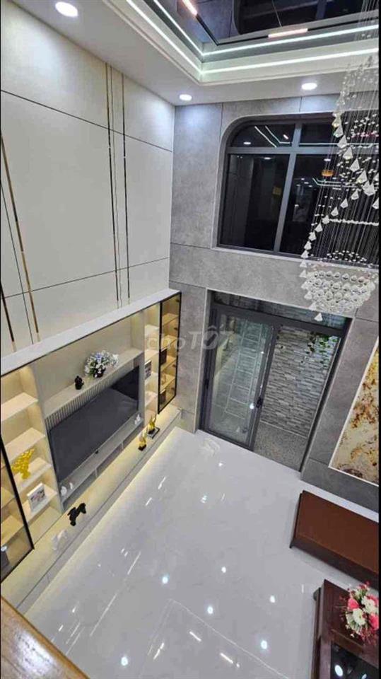 nhà quang trung tặng nội thất cao cấp .5tầng .70m2