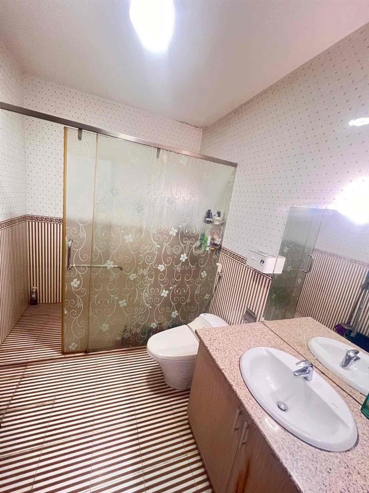 Cần bán nhà khu đô thị nhộn nhịp