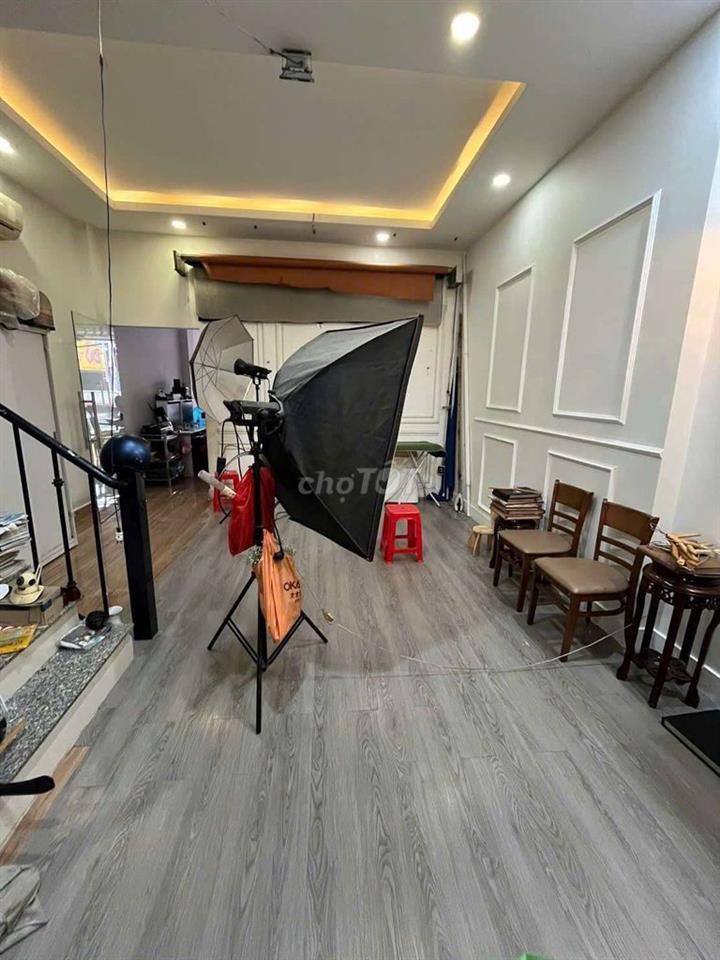 nhà góc 2 mặt tiền 5pn kd mọi ngành nghề 