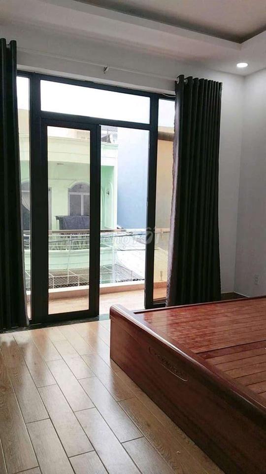 nhà SHR 62m2 _ 3 lầu _4pn_5wc, sân thượng