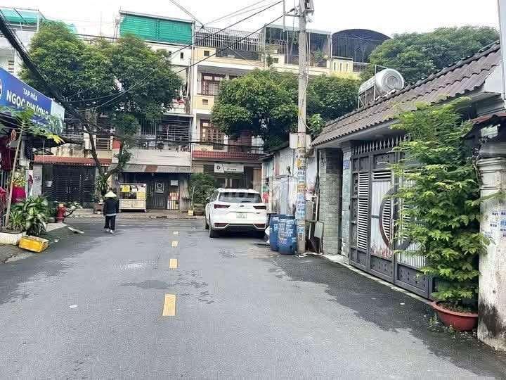cho thuê 10p +2 ki ốt giá 17tr 