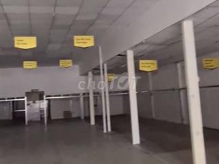 Cho thuê Mt 12x40m vị trí đẹp 