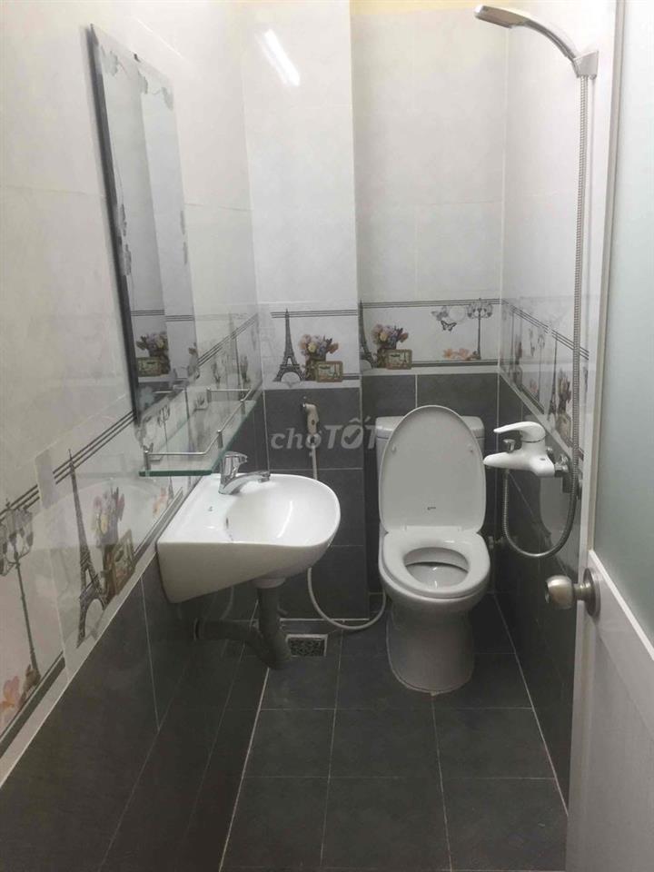 nhà mặt tiền dương quảng hàm - hướng đông