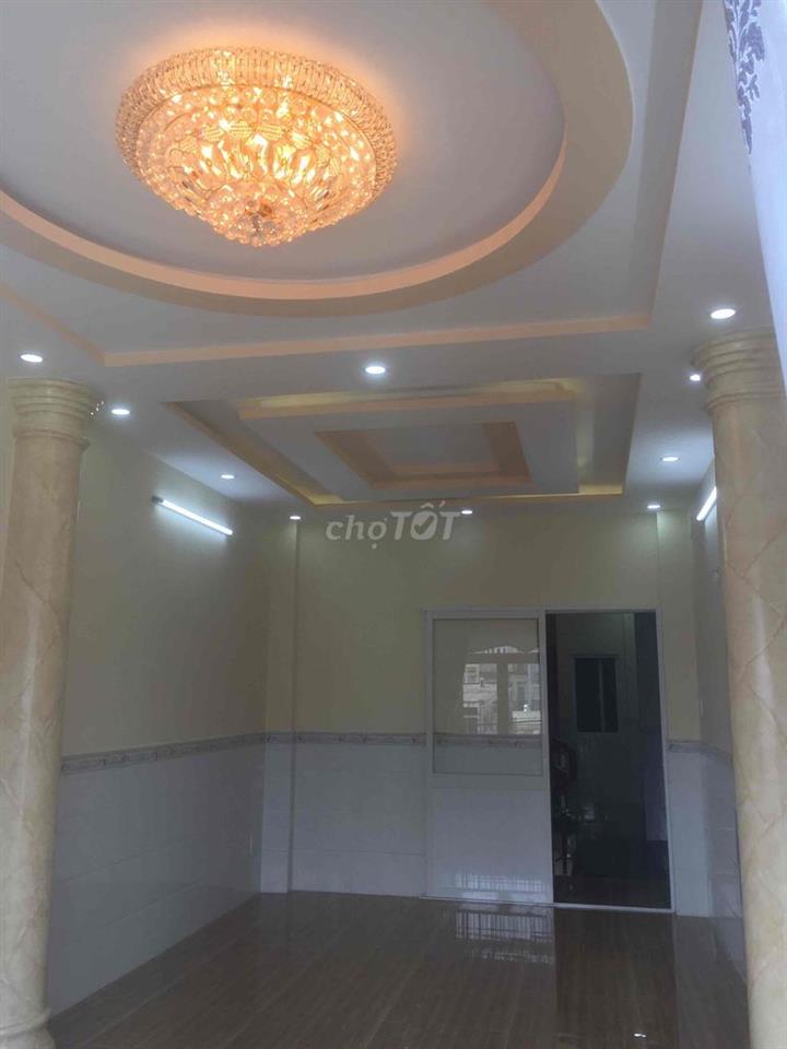 nhà mặt tiền dương quảng hàm - hướng đông