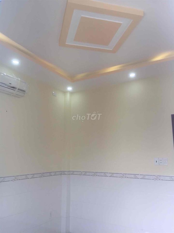 nhà mặt tiền dương quảng hàm - hướng đông