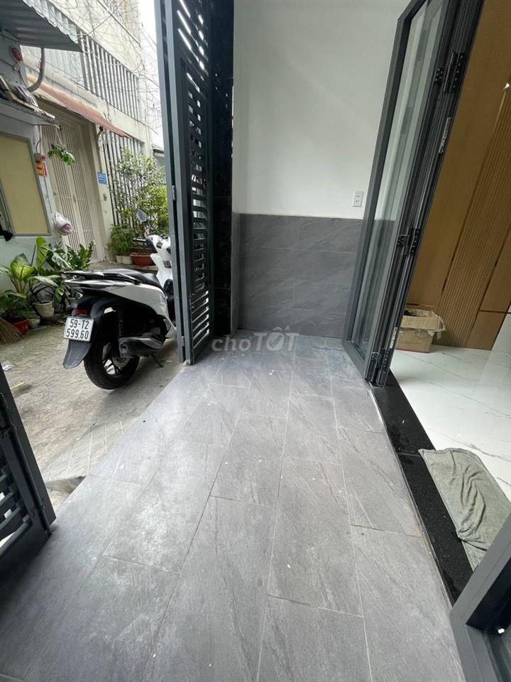 THÂN GỬI HH 1% AC Đường số 8 hẻm 1 trục thông 3 pn 3 wc full nội thất