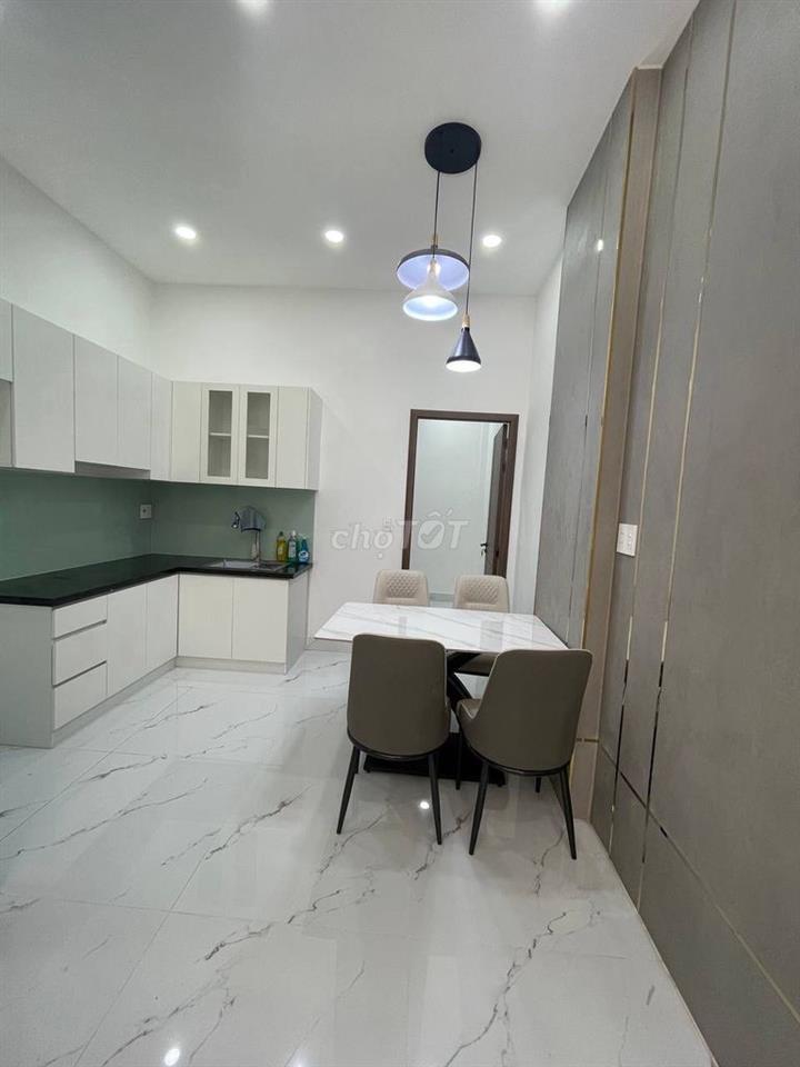THÂN GỬI HH 1% AC Đường số 8 hẻm 1 trục thông 3 pn 3 wc full nội thất