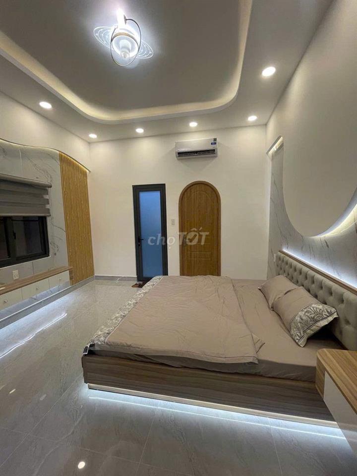 thân gửi ace hh1% ngay cv gia định sát sân bay