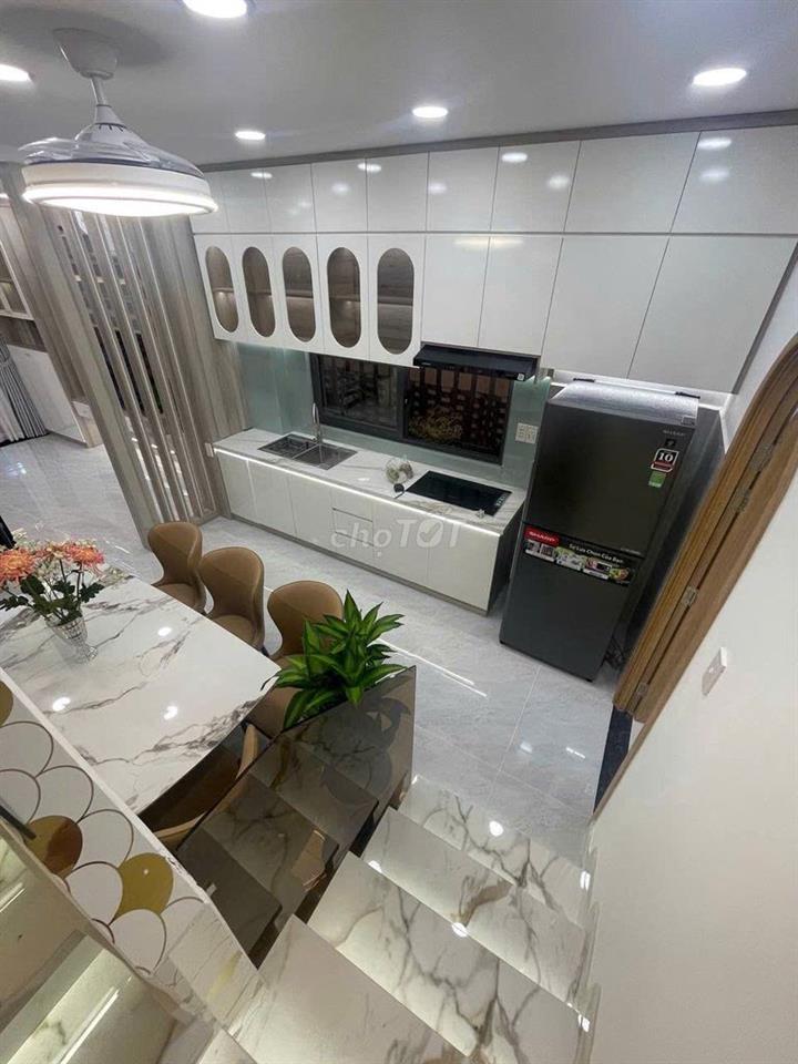 thân gửi ace hh1% ngay cv gia định sát sân bay