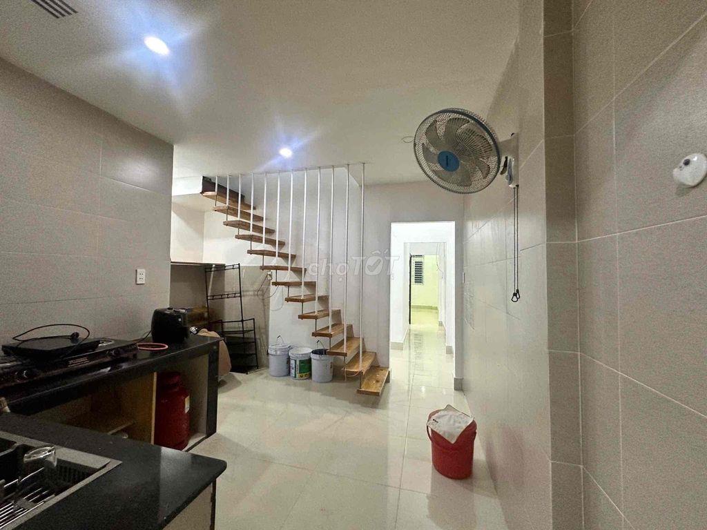 sát trường dh cn4 lê lợi dt 3.5x12m 1 tr 1 lầu