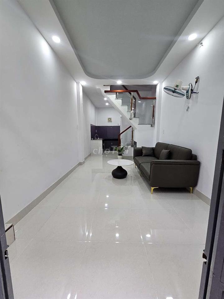 Nhà không lộ giới , nội thất cơ bản sát LOTTERMART GÒ VẤP CHỈ 3 TỶ 680