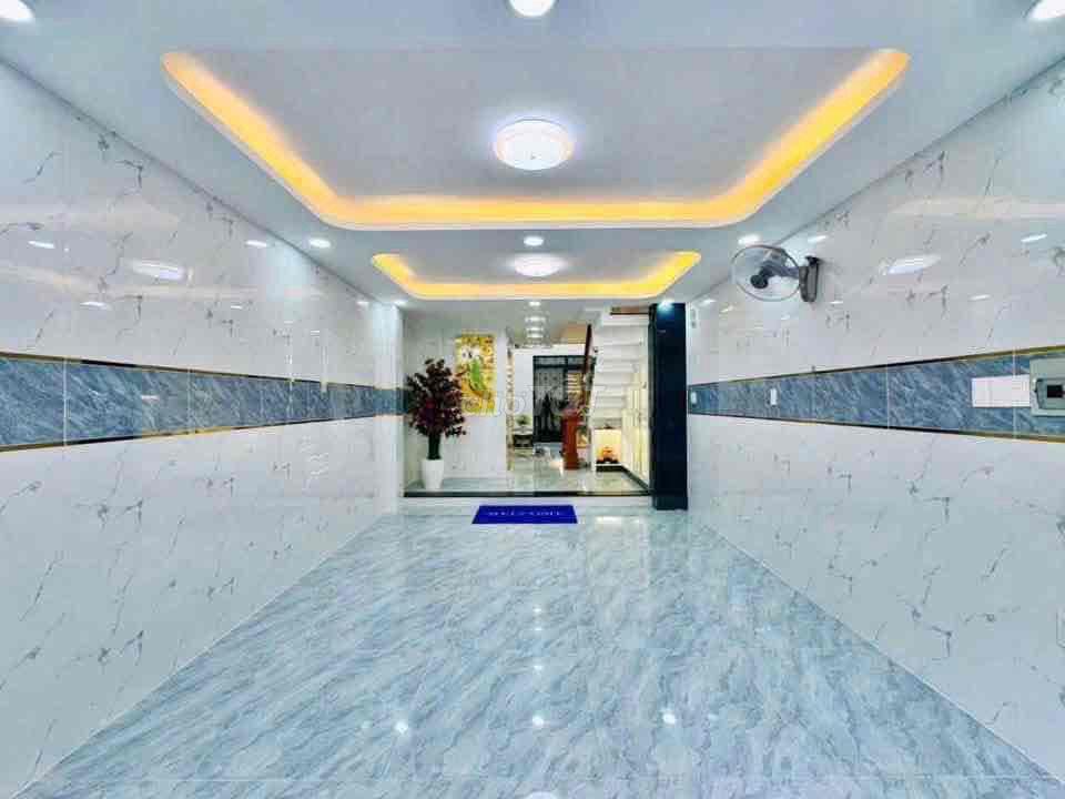 Nhà Đẹp - Gara ÔTô -Thang Máy -Sổ Hồng Riêng - Full nội thất – 8 Tỷ TL