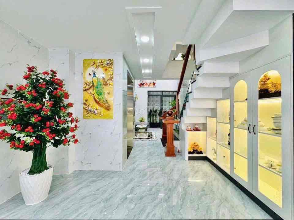 Nhà Đẹp - Gara ÔTô -Thang Máy -Sổ Hồng Riêng - Full nội thất – 8 Tỷ TL