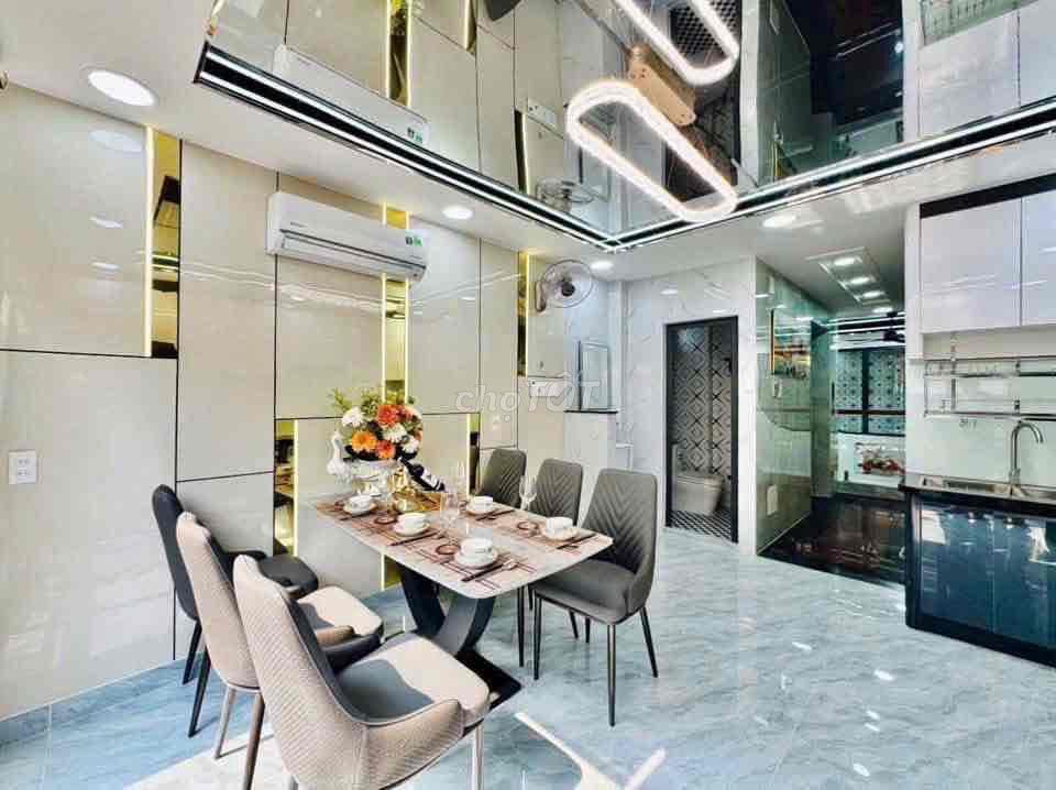 Nhà Đẹp - Gara ÔTô -Thang Máy -Sổ Hồng Riêng - Full nội thất – 8 Tỷ TL