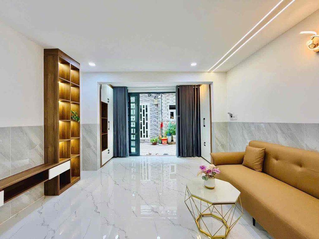Nhà DT: 4m x 10.5m(Nở H.4.30m)Đúc 1lầu,full nội thất đầy đủ