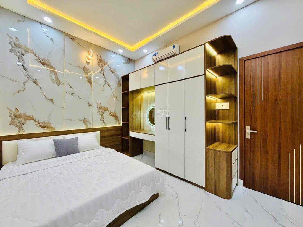 Nhà DT: 4m x 10.5m(Nở H.4.30m)Đúc 1lầu,full nội thất đầy đủ