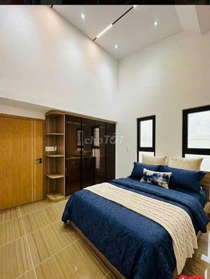 CHỈ HƠN 3 TỶ BÁN NHÀ ĐẸP HẺM XE HƠI QUANG TRUNG GẦN EMART 2,