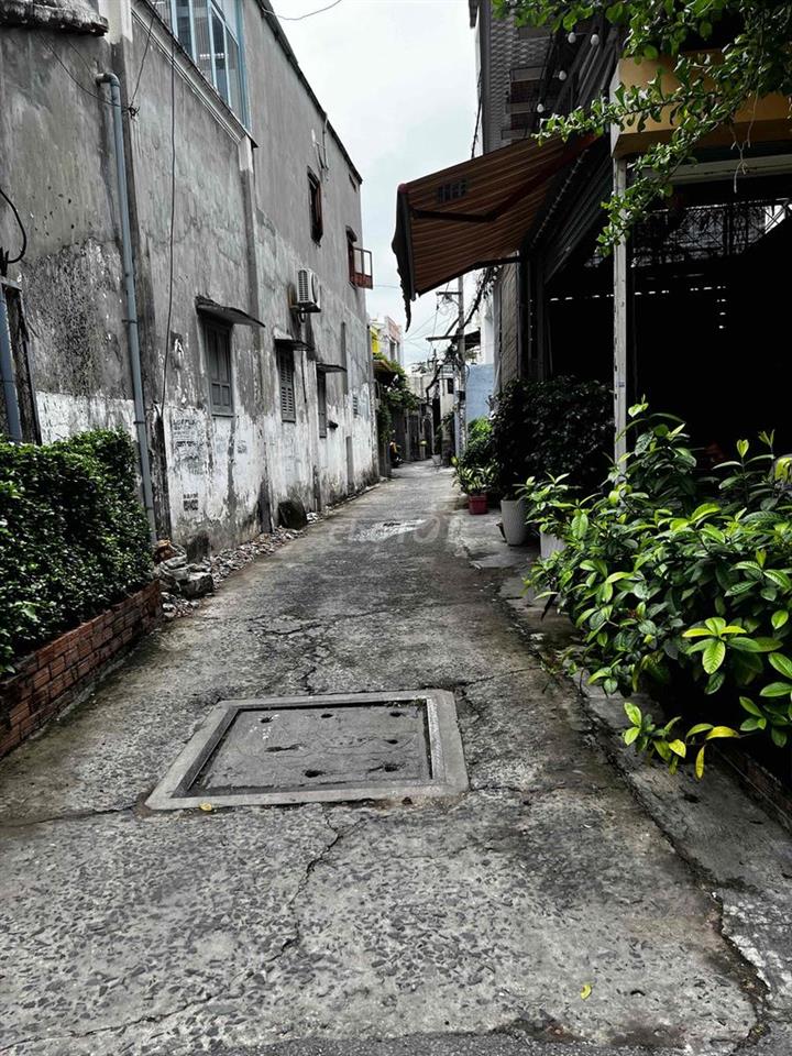 ban nha o tu gia