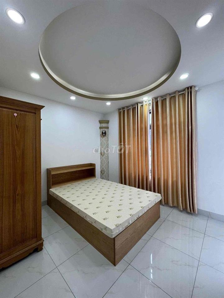 Nhà giảm mạnh còn 5.7 tỷ, hẻm 6m thông, 30m ra MT, 4 tầng 5,1x7m