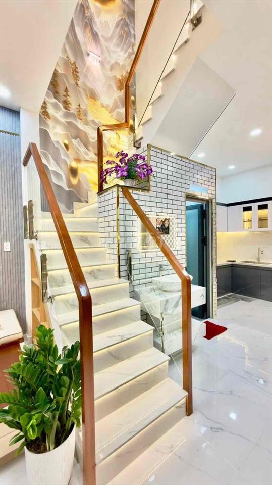 Nhà giảm còn 5,89 tỷ, DT khủng zá cực tốt, hẻm thông sau căn MT