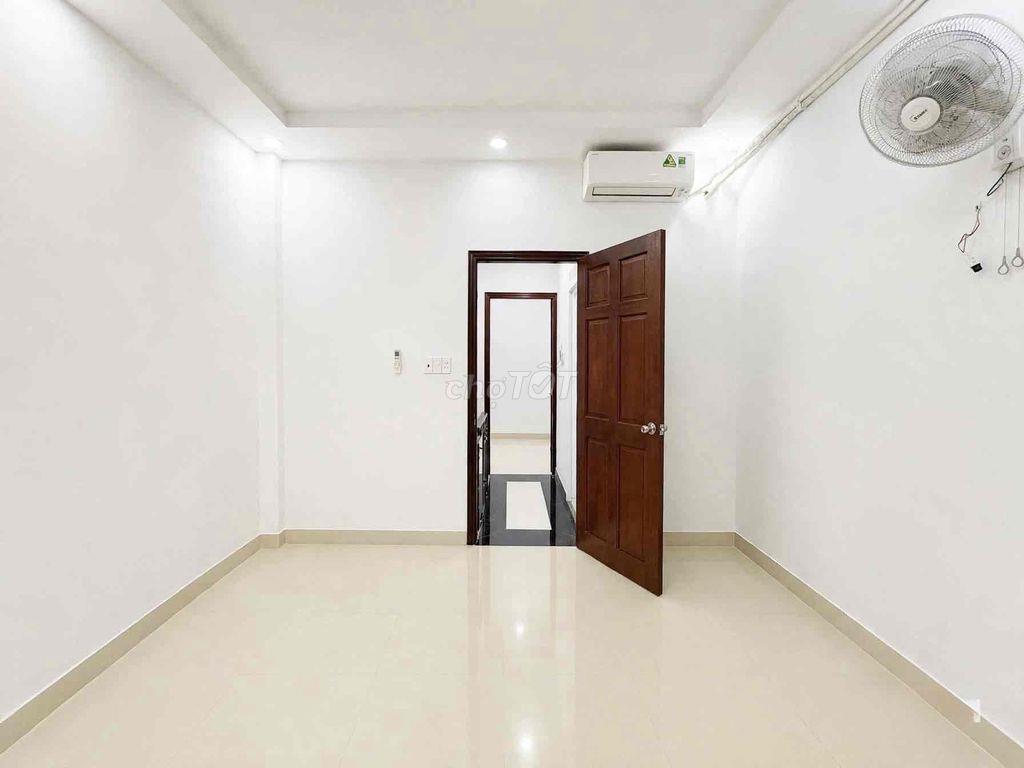 Nhà hẻm 3 gác thông, gần mặt tiền, 2 tầng 3.9x10 Thống Nhất P11 Gò Vấp