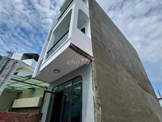Nhà xây mới sát bên Hiệp Thành City, hẻm ô tô thông, chỉ 30m ra MT
