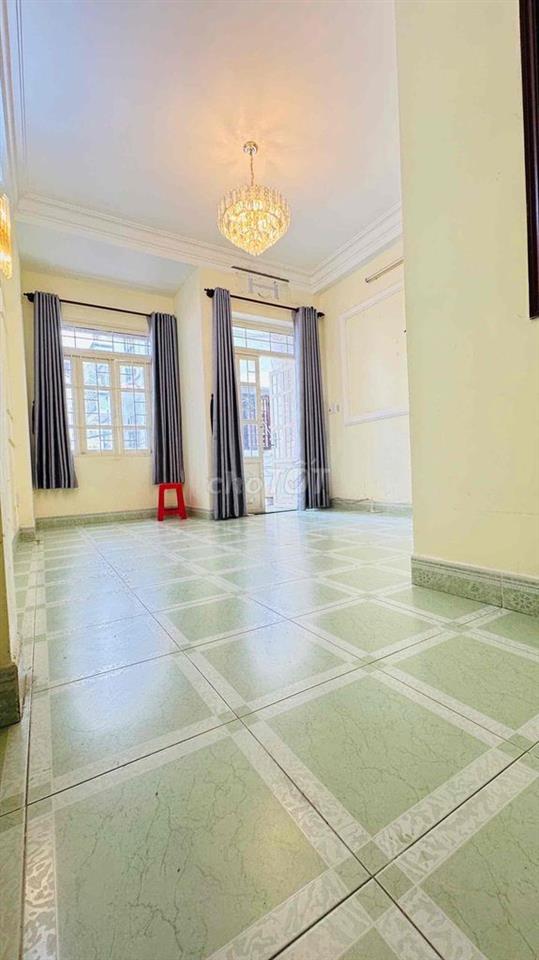 Nhà khu VIP sân bay, 600m tới công viên Hoàng Văn Thụ, Hẻm ô tô thông