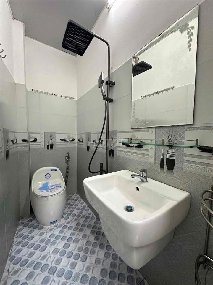Nhà giảm gần 1 tỷ, Hẻm ô tô quay đầu, 3 tầng 4x14 Thới An 16 Q12